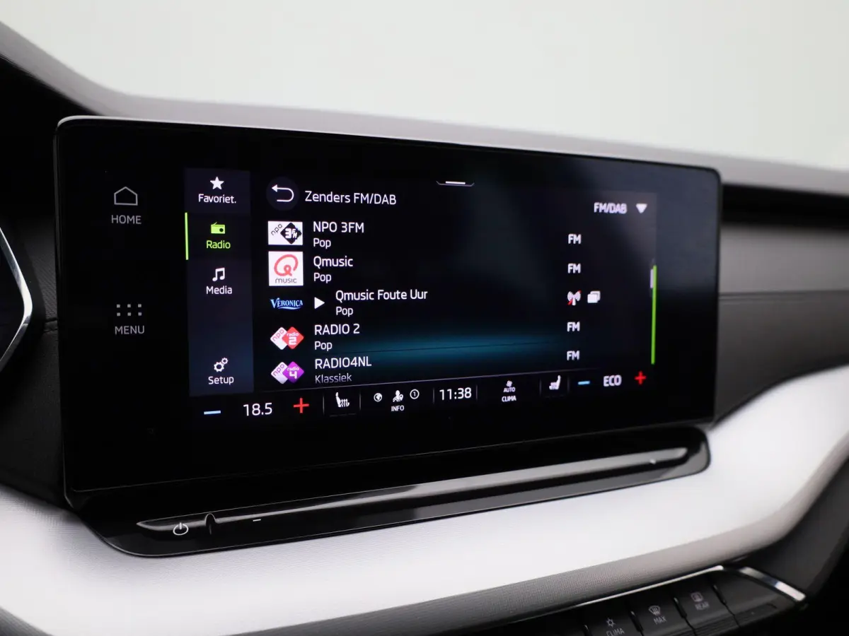 1.4 TSI iV PHEV Business Edition | Automaat | Virtual cockpit | Stoel verwarming | Navigatie | Apple CarPlay / Android Auto | Lichtmetalen velgen | Parkeersensoren | Keyless Start | Cruise c