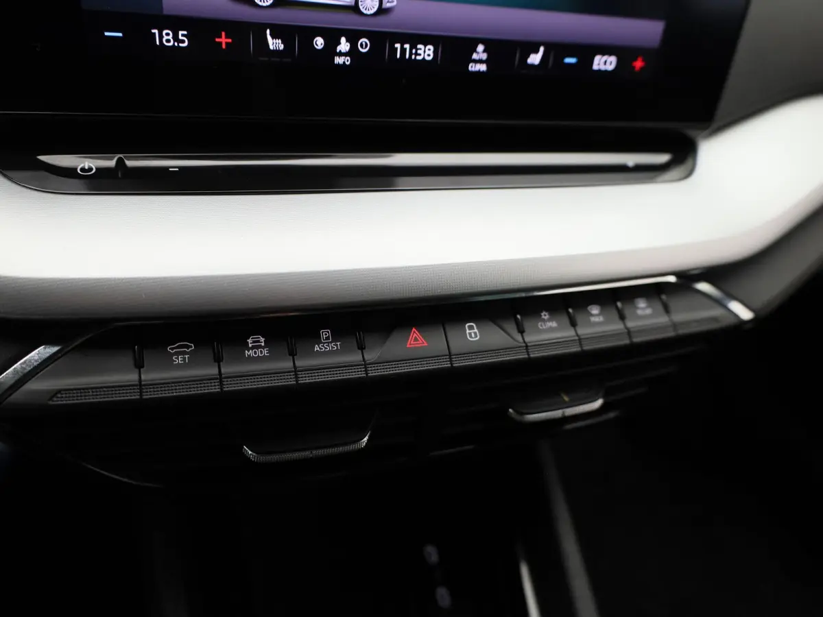 1.4 TSI iV PHEV Business Edition | Automaat | Virtual cockpit | Stoel verwarming | Navigatie | Apple CarPlay / Android Auto | Lichtmetalen velgen | Parkeersensoren | Keyless Start | Cruise c