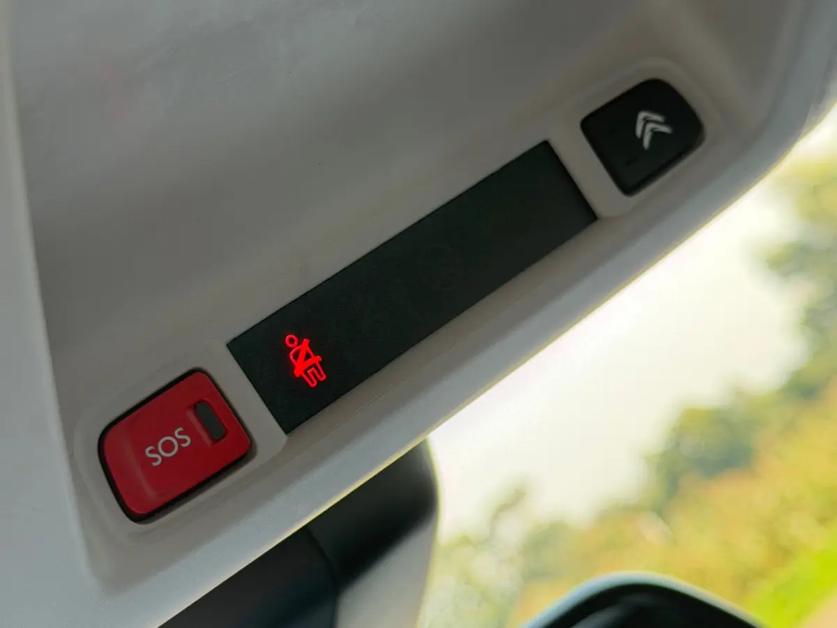 1.2 PureTech 110pk Business - Blanc Nacré - Carplay/Cruise/Camera