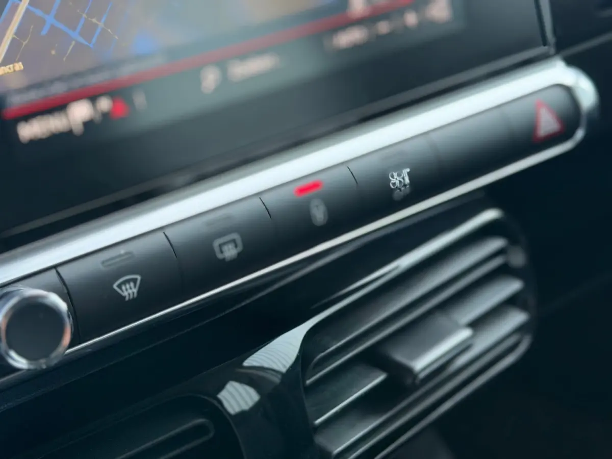 1.2 PureTech 110pk Business - Blanc Nacré - Carplay/Cruise/Camera