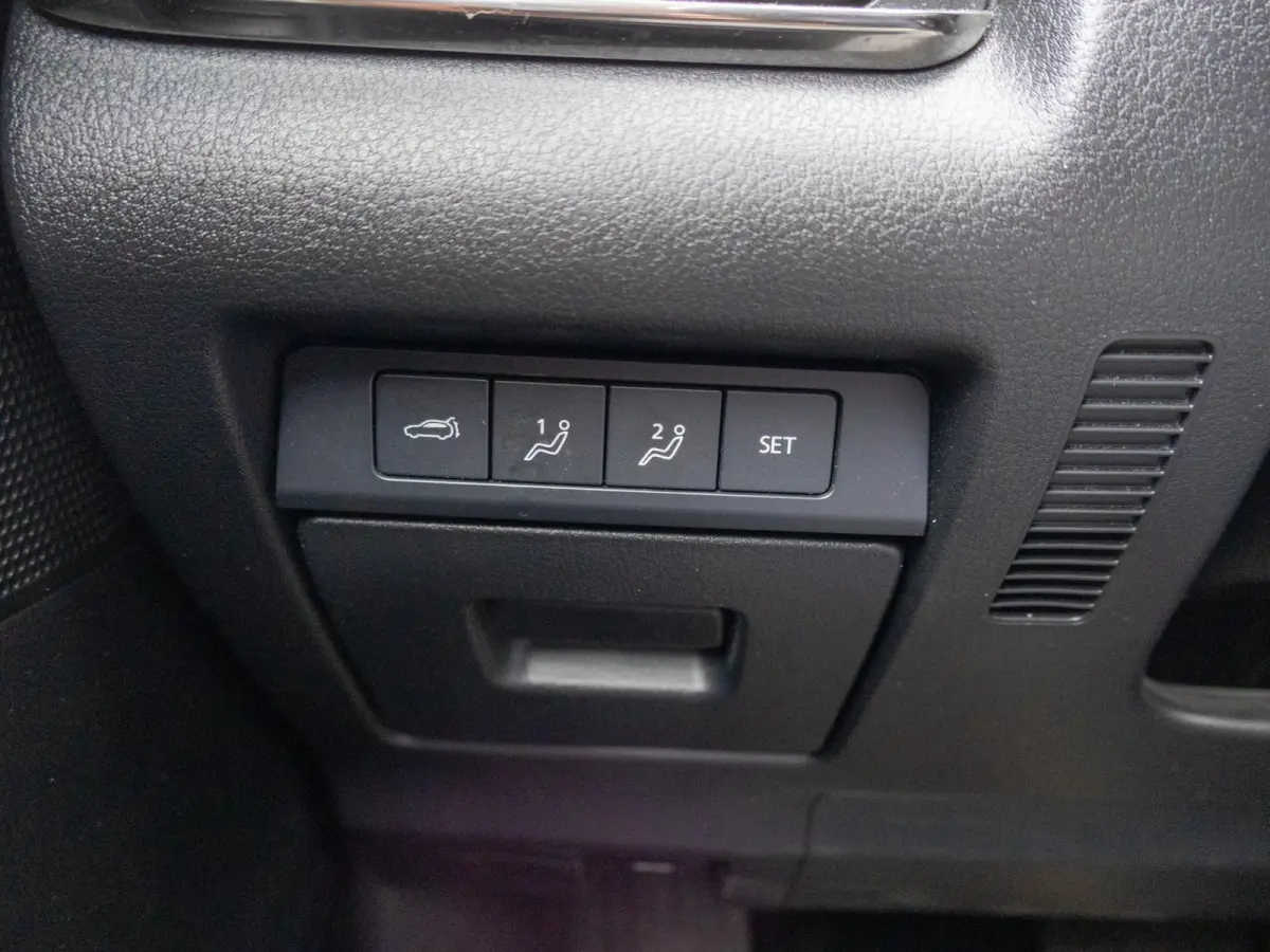 2.0 e-SkyActiv-X M Hybrid Luxury ACC Keyless Leder Stuur/ Stoelverwarming