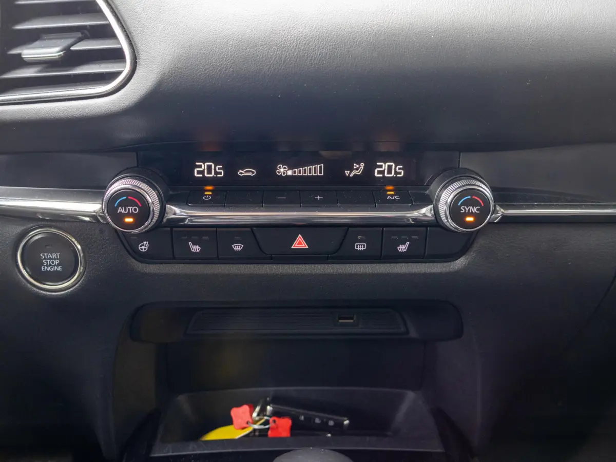 2.0 e-SkyActiv-X M Hybrid Luxury ACC Keyless Leder Stuur/ Stoelverwarming