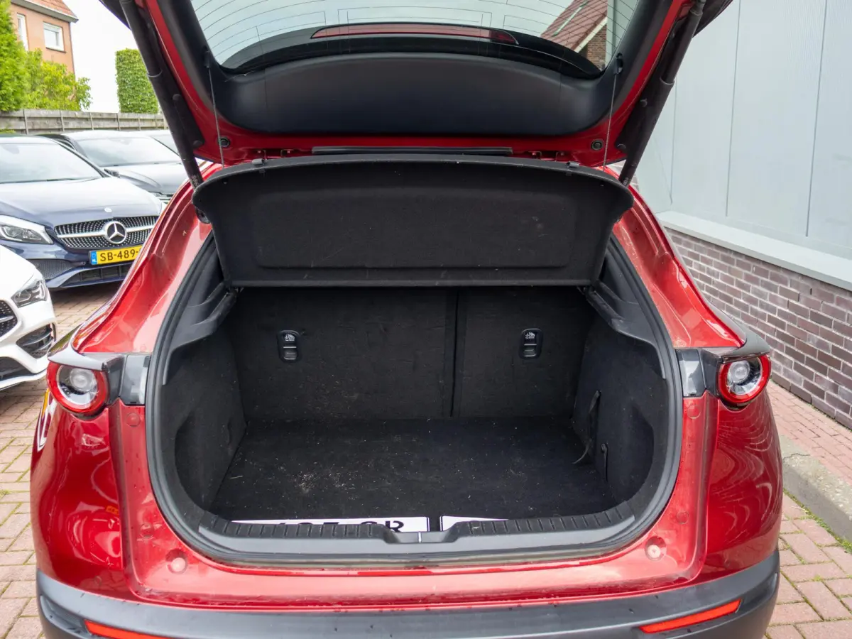 2.0 e-SkyActiv-X M Hybrid Luxury ACC Keyless Leder Stuur/ Stoelverwarming