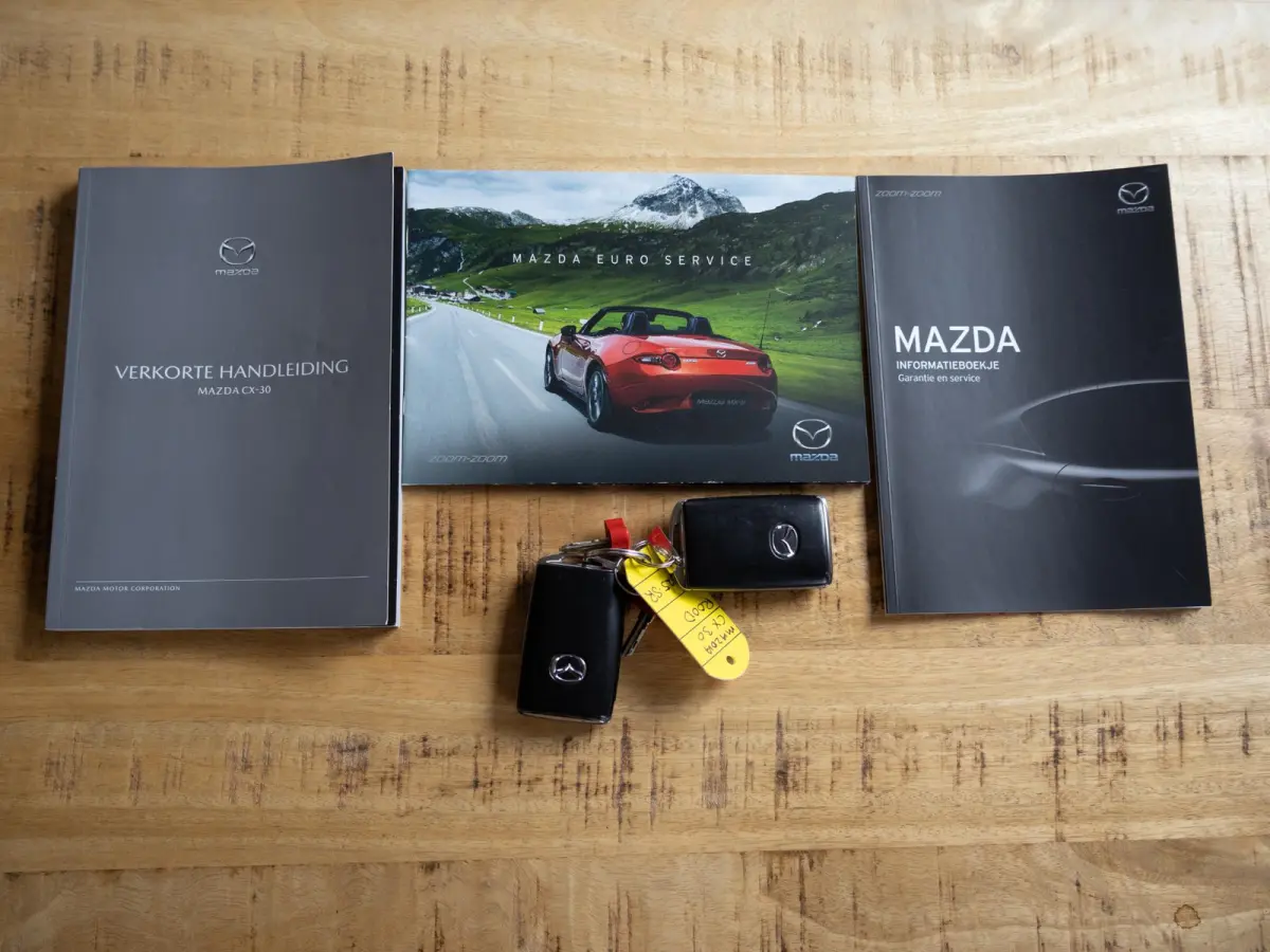 2.0 e-SkyActiv-X M Hybrid Luxury ACC Keyless Leder Stuur/ Stoelverwarming