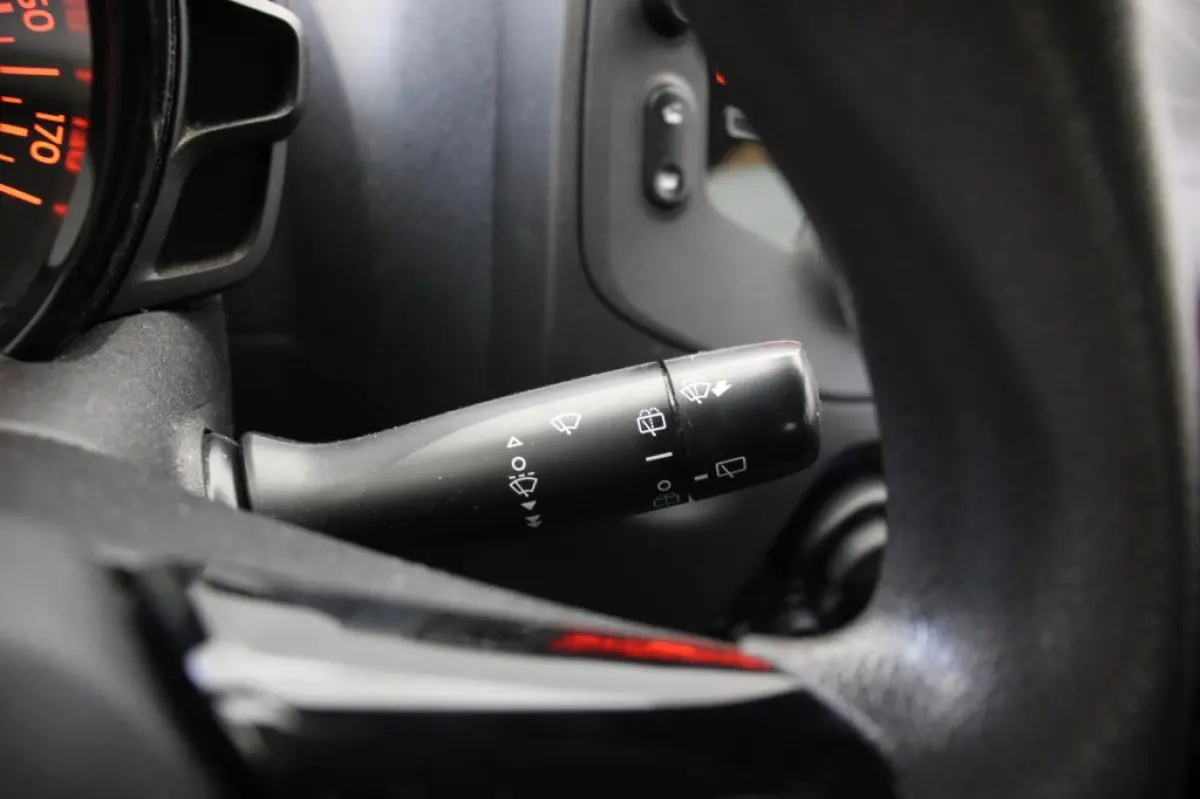 1.0 VVT-I X-Fun Sport 5 Deurs - Airco, Multifunctioneel stuur, Bluetooth