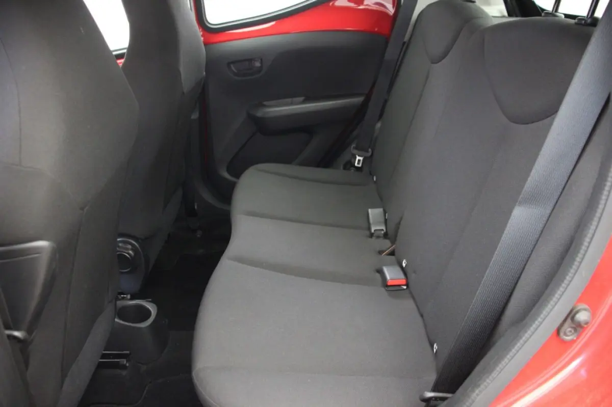 1.0 VVT-I X-Fun Sport 5 Deurs - Airco, Multifunctioneel stuur, Bluetooth