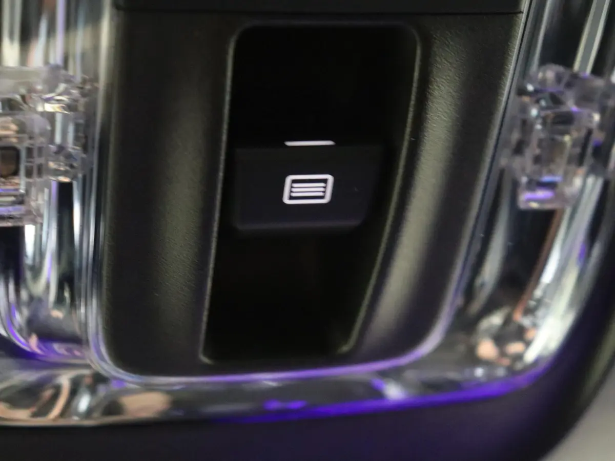 250 e AMG Line Facelift /Panoramadak /Night-Pakket /19 Inch /CarPlay