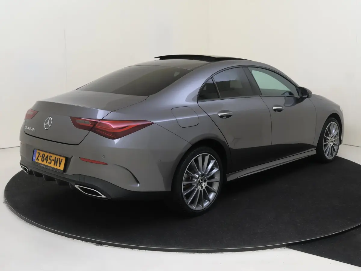 250 e AMG Line Facelift /Panoramadak /Night-Pakket /19 Inch /CarPlay