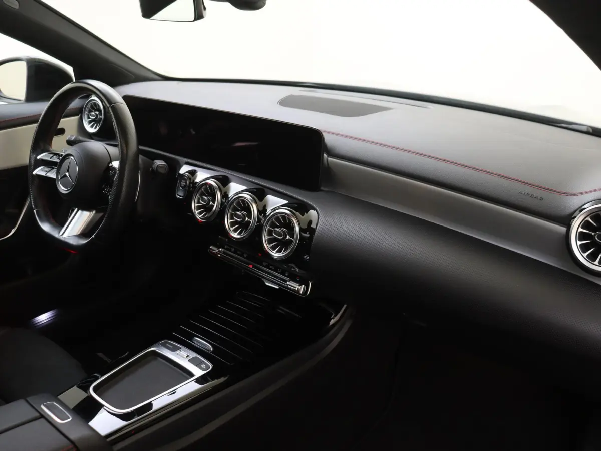 250 e AMG Line Facelift /Panoramadak /Night-Pakket /19 Inch /CarPlay