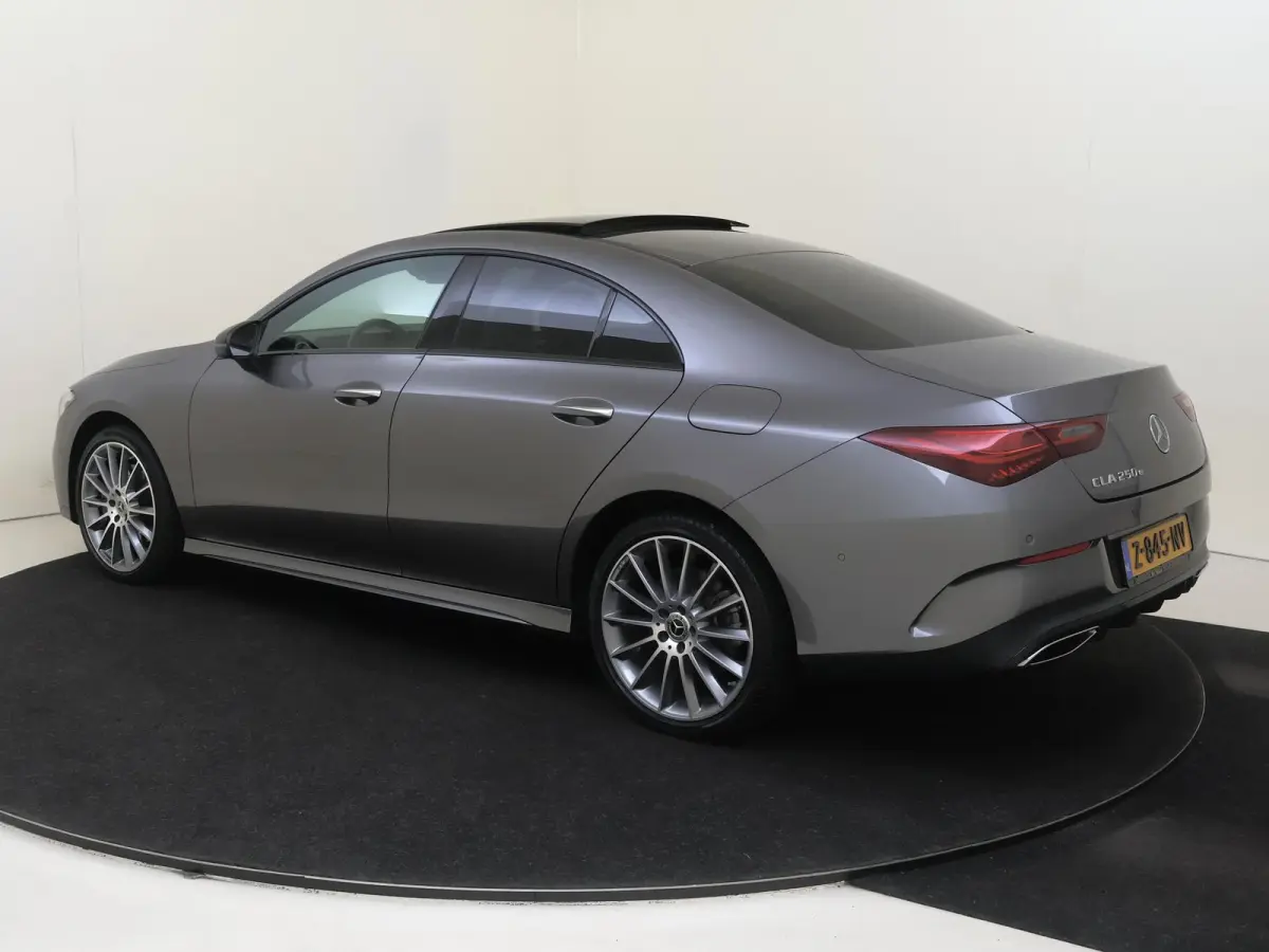 250 e AMG Line Facelift /Panoramadak /Night-Pakket /19 Inch /CarPlay