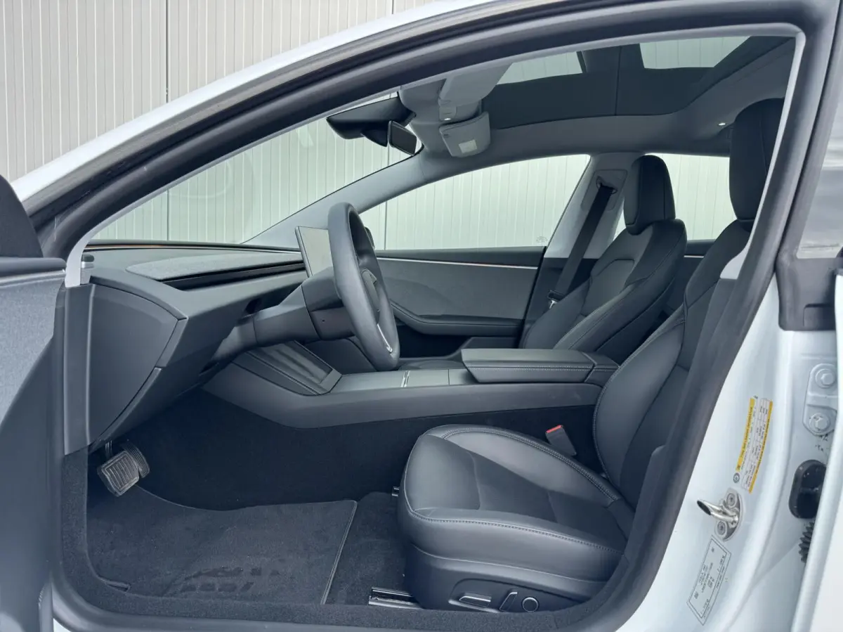 RWD 60 kWh Premium|Highland|NL-Auto
