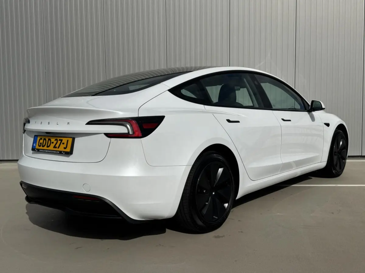 RWD 60 kWh Premium|Highland|NL-Auto