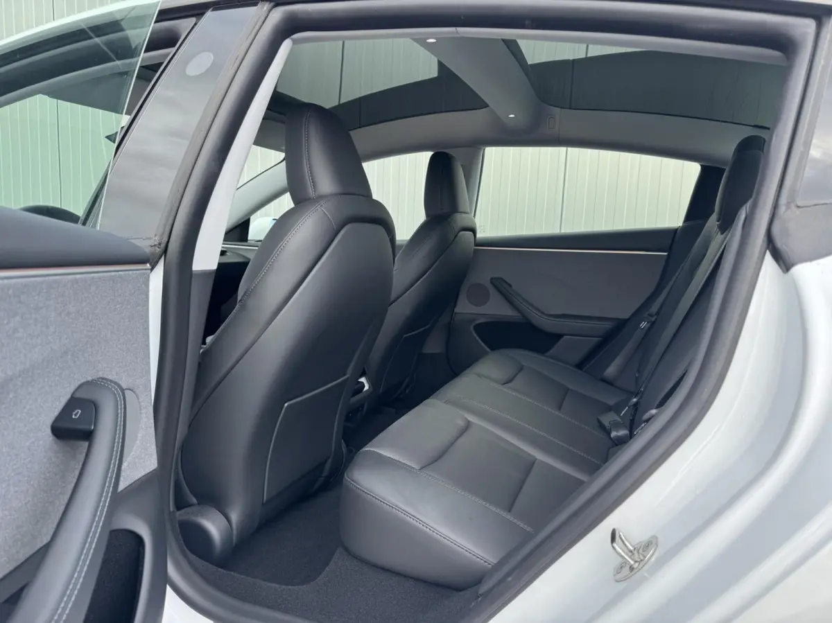 RWD 60 kWh Premium|Highland|NL-Auto