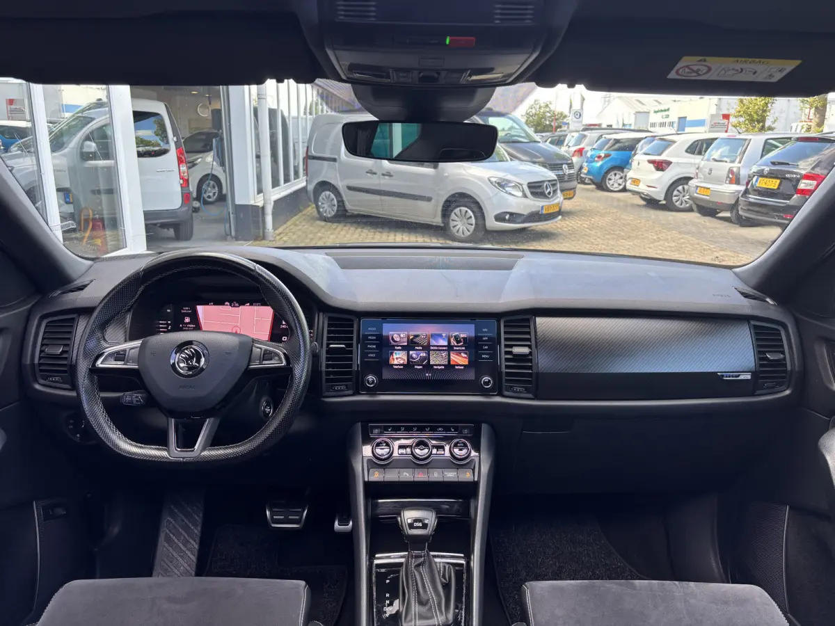 1.5 TSI Sportline Business 7p. | Trekhaak | Pano | Sfeerverlichting | Apple Carplay | Stoelverwarming