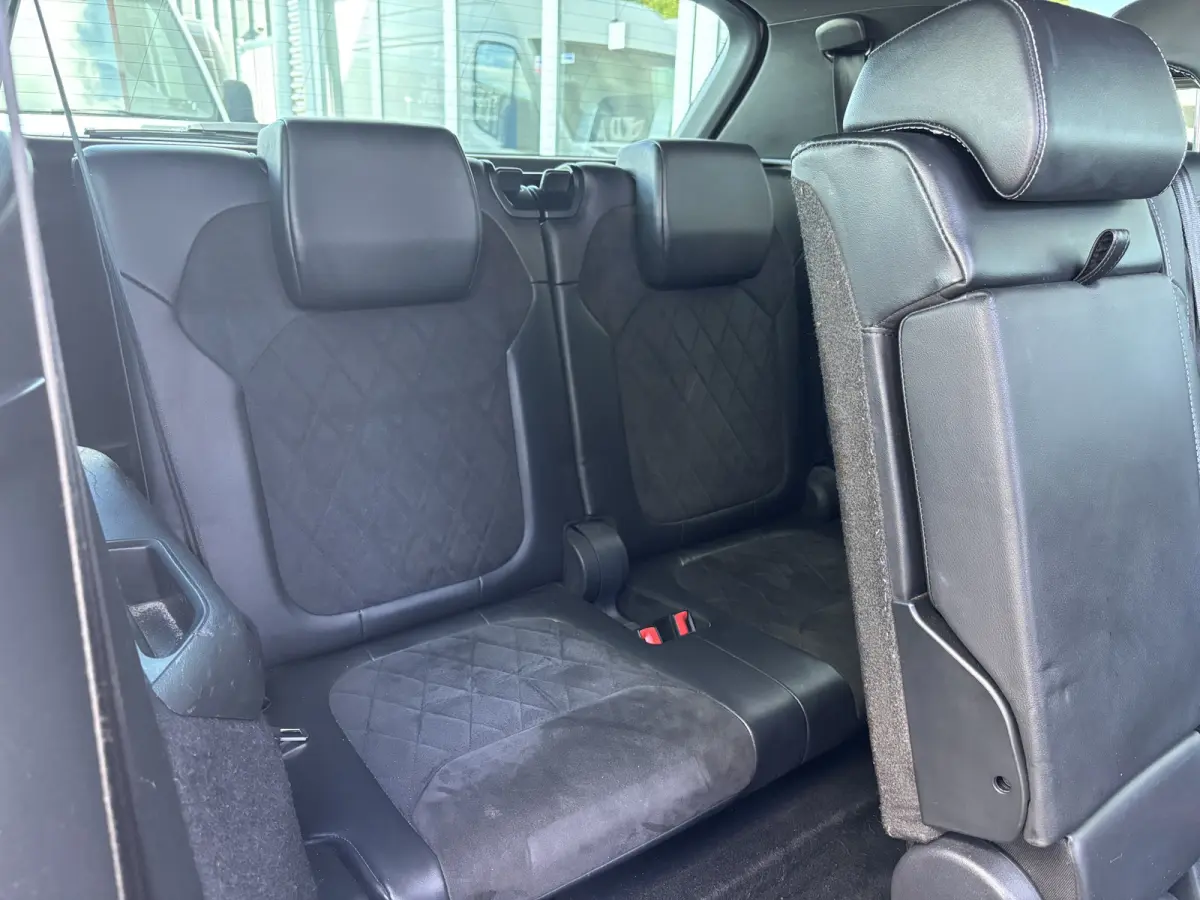 1.5 TSI Sportline Business 7p. | Trekhaak | Pano | Sfeerverlichting | Apple Carplay | Stoelverwarming