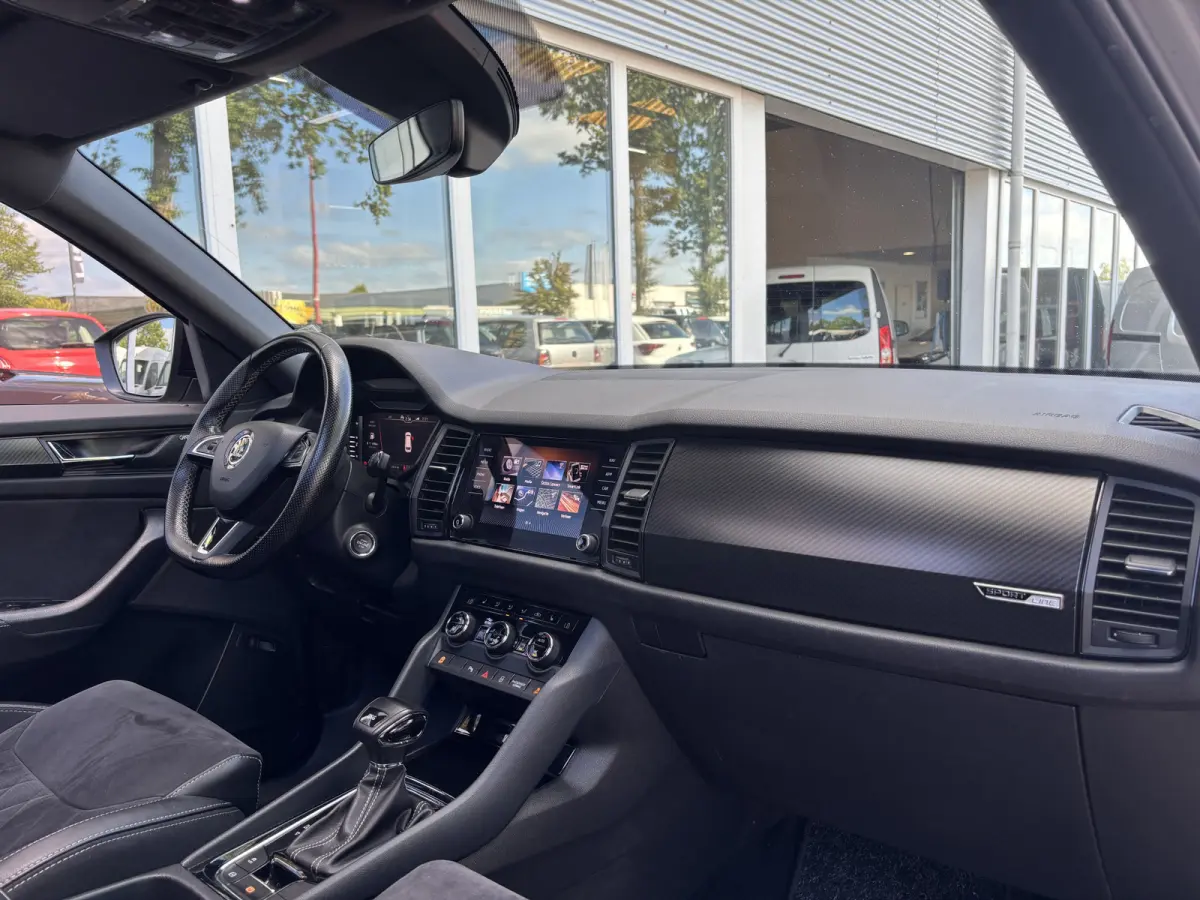 1.5 TSI Sportline Business 7p. | Trekhaak | Pano | Sfeerverlichting | Apple Carplay | Stoelverwarming