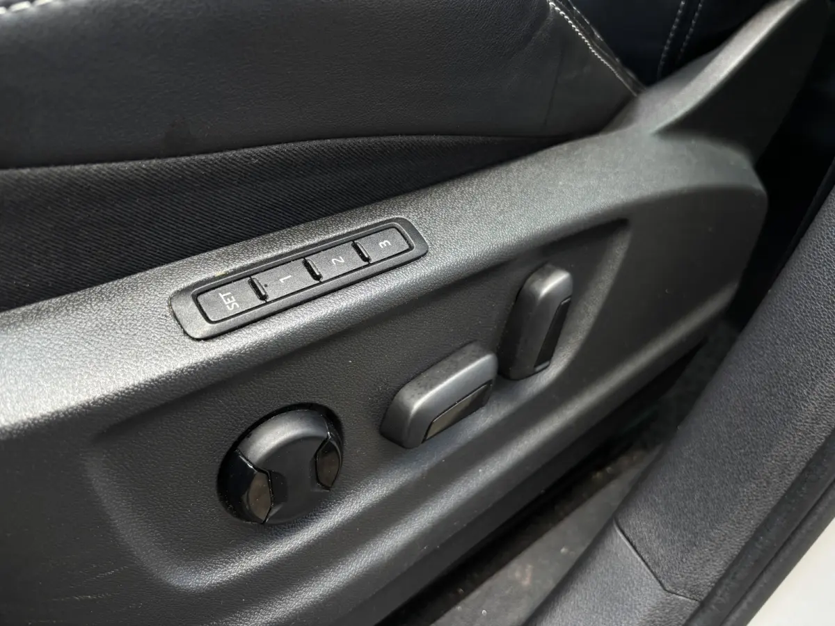 1.5 TSI Sportline Business 7p. | Trekhaak | Pano | Sfeerverlichting | Apple Carplay | Stoelverwarming