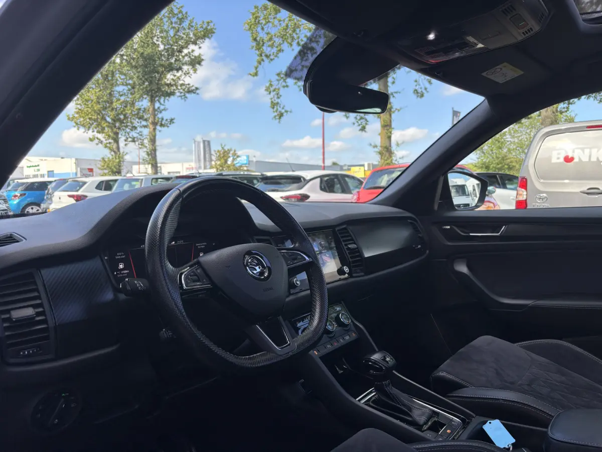 1.5 TSI Sportline Business 7p. | Trekhaak | Pano | Sfeerverlichting | Apple Carplay | Stoelverwarming