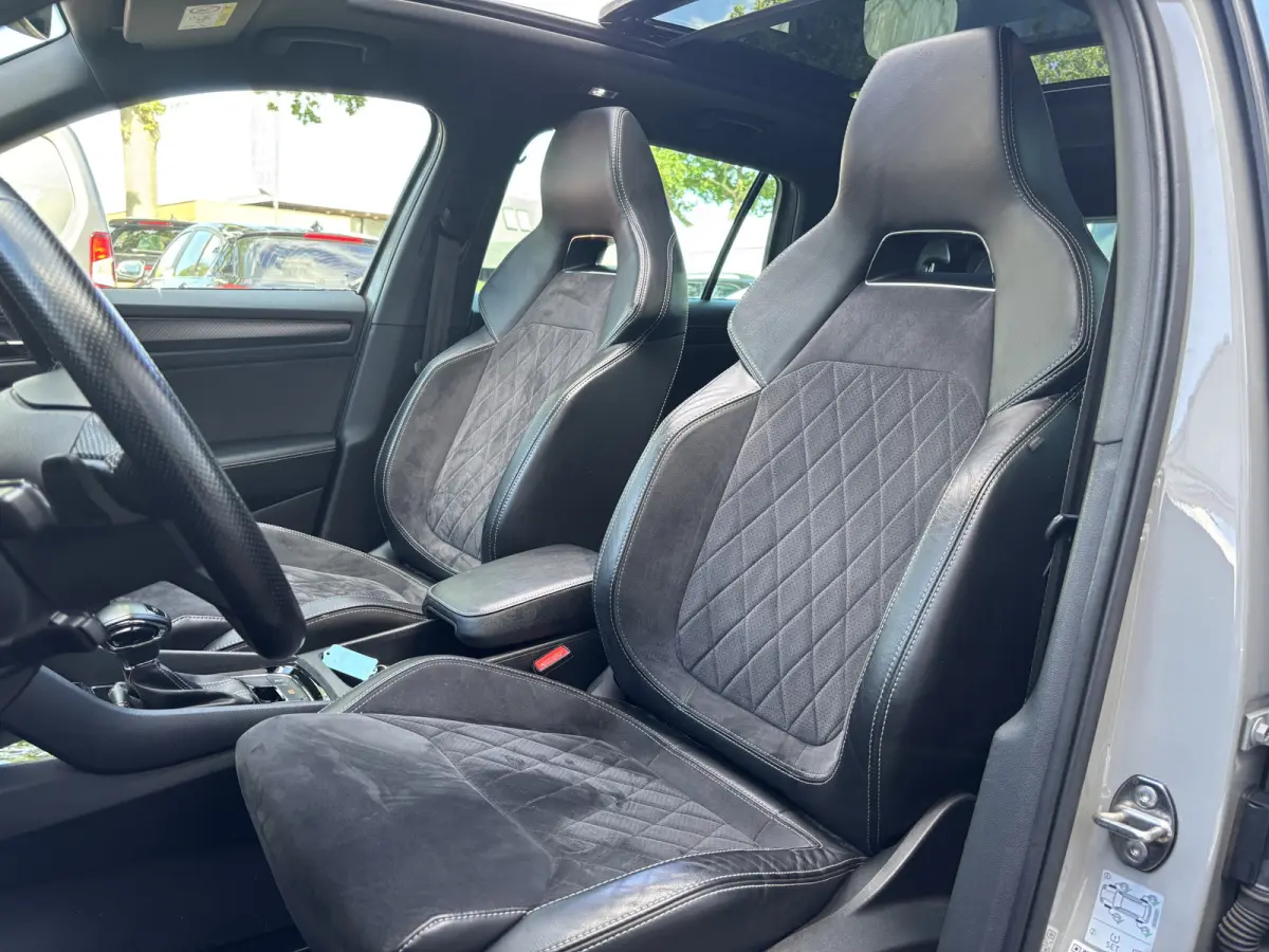 1.5 TSI Sportline Business 7p. | Trekhaak | Pano | Sfeerverlichting | Apple Carplay | Stoelverwarming