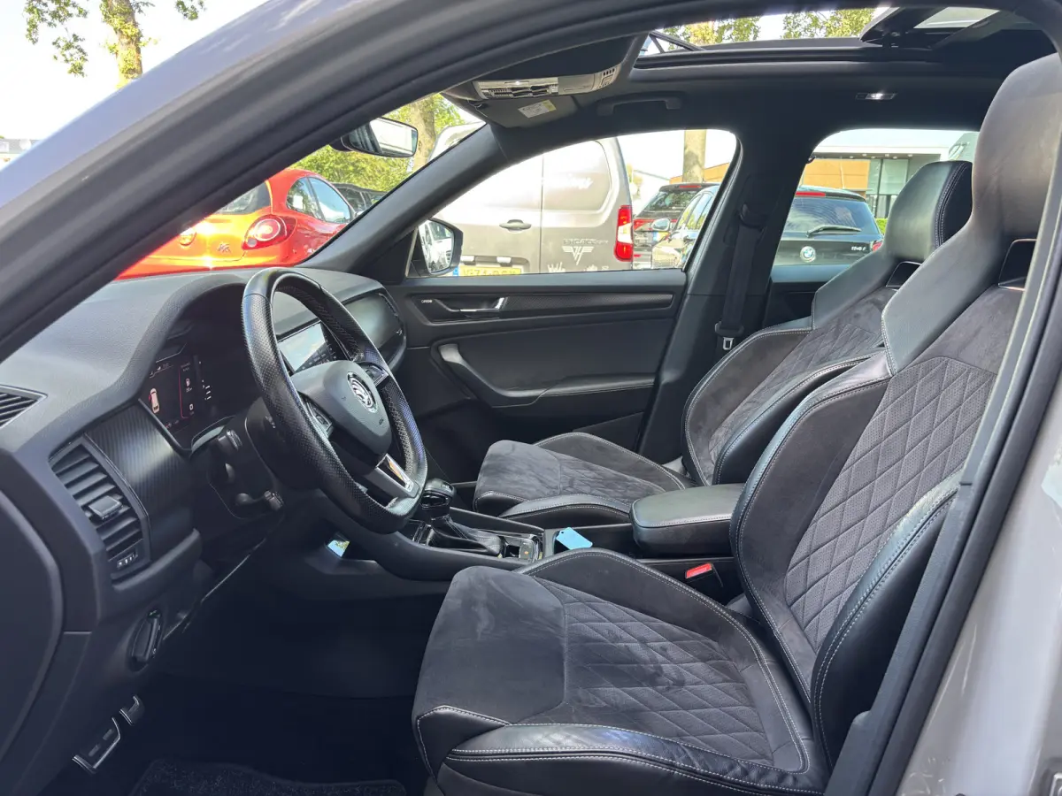 1.5 TSI Sportline Business 7p. | Trekhaak | Pano | Sfeerverlichting | Apple Carplay | Stoelverwarming