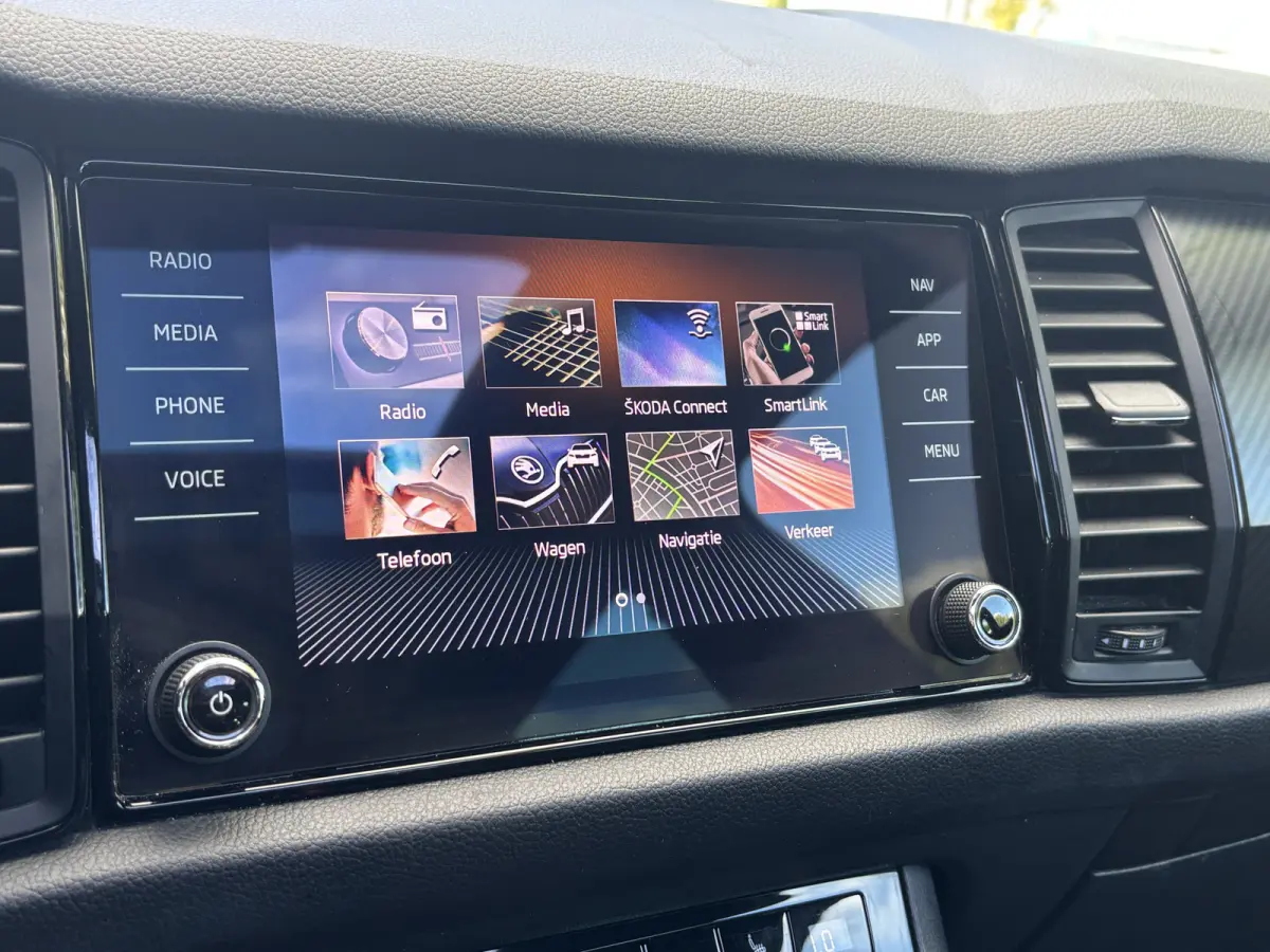 1.5 TSI Sportline Business 7p. | Trekhaak | Pano | Sfeerverlichting | Apple Carplay | Stoelverwarming