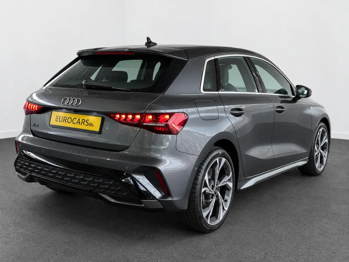 40 TFSI e 204pk Automaat S-Line edition Comfort pakket Plus Lichtmetalen Velgen 18" Matrix Led Parkeer sensoren Camera Cruise Control Adaptive Navigatie Apple Carplay/Android Auto