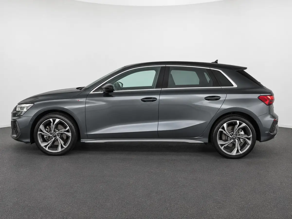 40 TFSI e 204pk Automaat S-Line edition Comfort pakket Plus Lichtmetalen Velgen 18" Matrix Led Parkeer sensoren Camera Cruise Control Adaptive Navigatie Apple Carplay/Android Auto