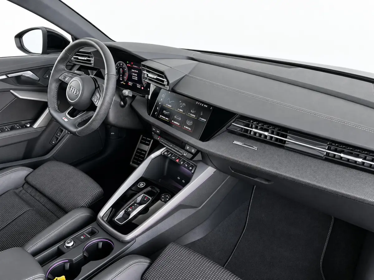 40 TFSI e 204pk Automaat S-Line edition Comfort pakket Plus Lichtmetalen Velgen 18" Matrix Led Parkeer sensoren Camera Cruise Control Adaptive Navigatie Apple Carplay/Android Auto
