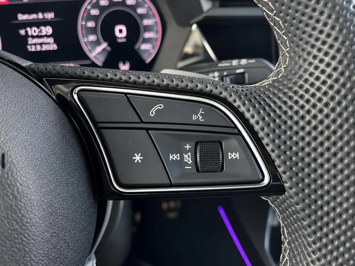 40 TFSI e 204pk Automaat S-Line edition Comfort pakket Plus Lichtmetalen Velgen 18" Matrix Led Parkeer sensoren Camera Cruise Control Adaptive Navigatie Apple Carplay/Android Auto