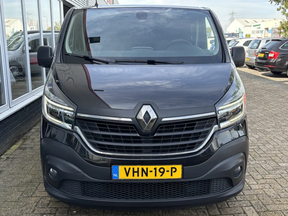 2.0 dCi 145 T29 L2H1 DC Comfort | Dubbel Cabine | Automaat | Trekhaak | Achterruitrij Camera