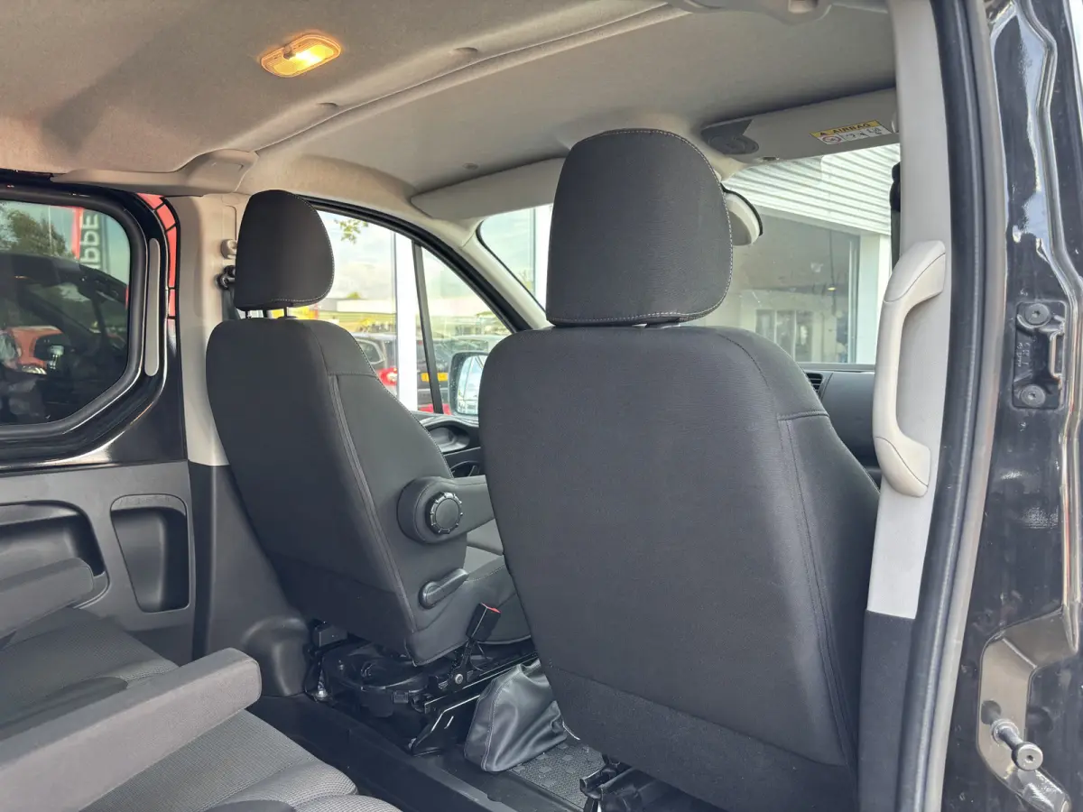 2.0 dCi 145 T29 L2H1 DC Comfort | Dubbel Cabine | Automaat | Trekhaak | Achterruitrij Camera