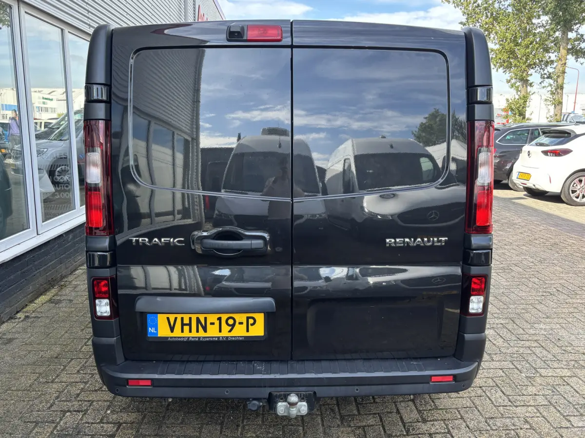 2.0 dCi 145 T29 L2H1 DC Comfort | Dubbel Cabine | Automaat | Trekhaak | Achterruitrij Camera