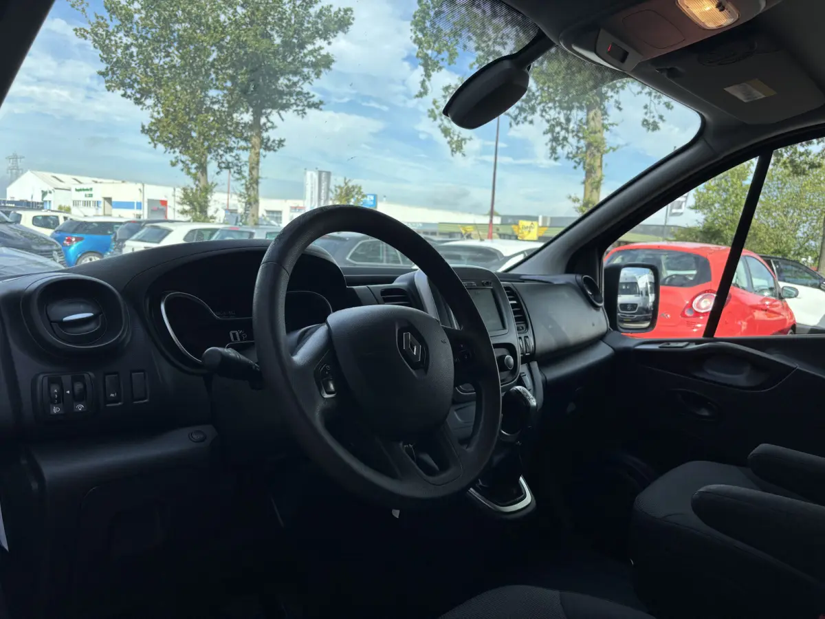2.0 dCi 145 T29 L2H1 DC Comfort | Dubbel Cabine | Automaat | Trekhaak | Achterruitrij Camera