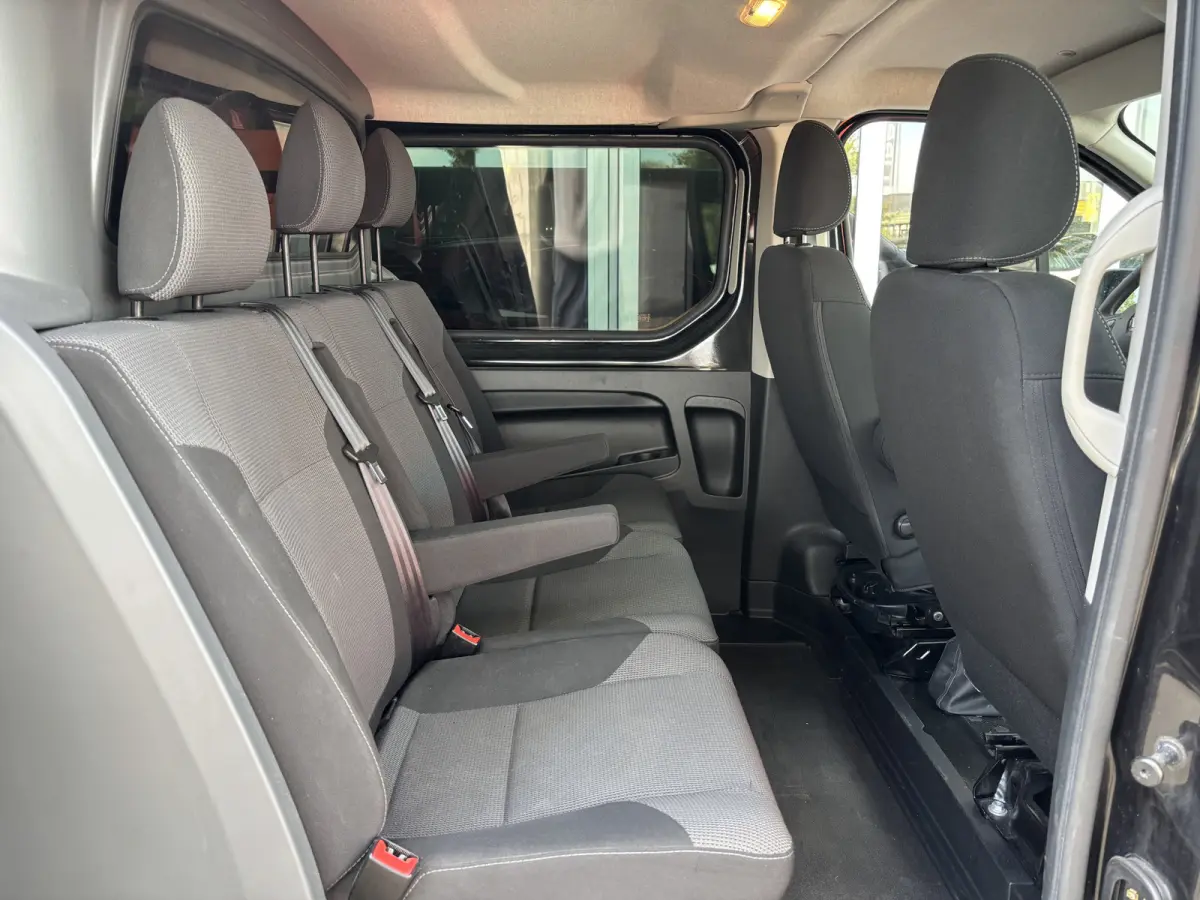 2.0 dCi 145 T29 L2H1 DC Comfort | Dubbel Cabine | Automaat | Trekhaak | Achterruitrij Camera