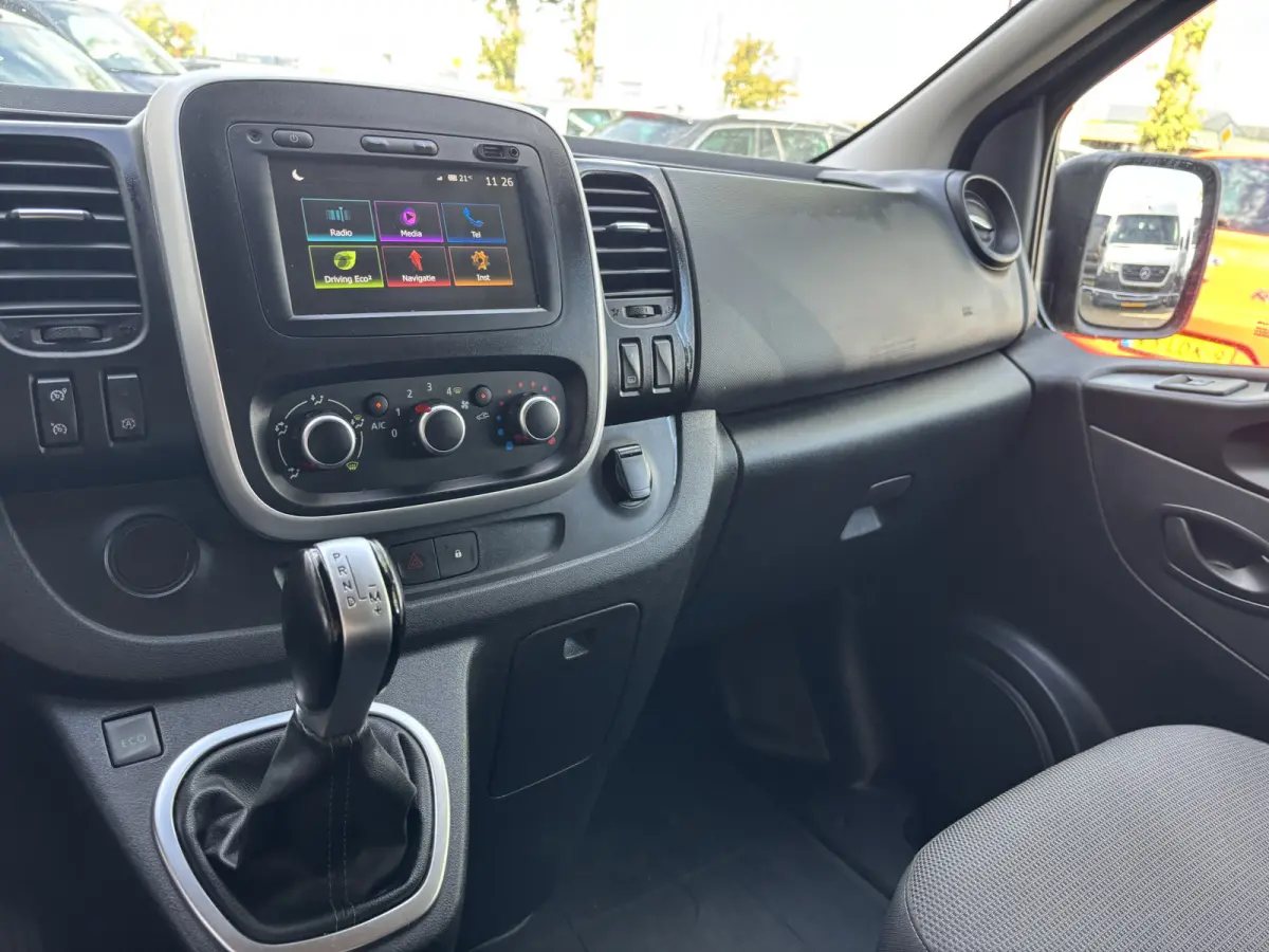 2.0 dCi 145 T29 L2H1 DC Comfort | Dubbel Cabine | Automaat | Trekhaak | Achterruitrij Camera