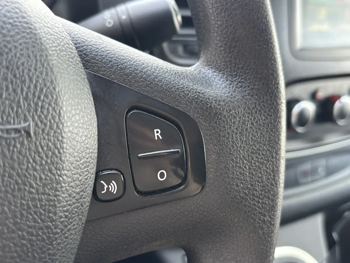 2.0 dCi 145 T29 L2H1 DC Comfort | Dubbel Cabine | Automaat | Trekhaak | Achterruitrij Camera