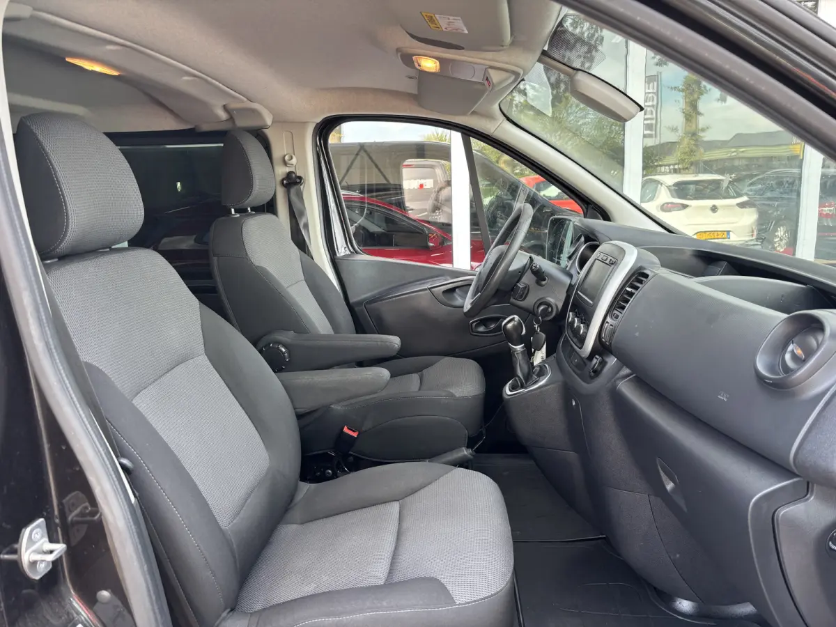 2.0 dCi 145 T29 L2H1 DC Comfort | Dubbel Cabine | Automaat | Trekhaak | Achterruitrij Camera