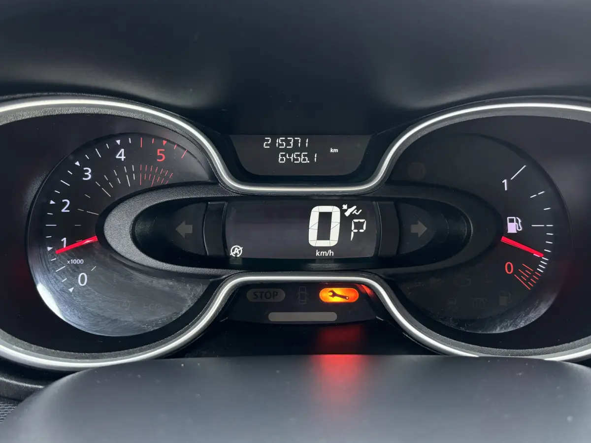 2.0 dCi 145 T29 L2H1 DC Comfort | Dubbel Cabine | Automaat | Trekhaak | Achterruitrij Camera