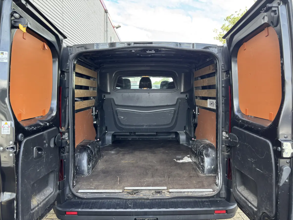2.0 dCi 145 T29 L2H1 DC Comfort | Dubbel Cabine | Automaat | Trekhaak | Achterruitrij Camera