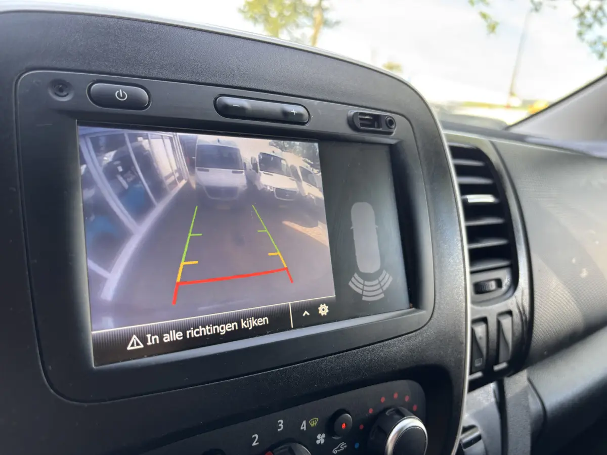 2.0 dCi 145 T29 L2H1 DC Comfort | Dubbel Cabine | Automaat | Trekhaak | Achterruitrij Camera