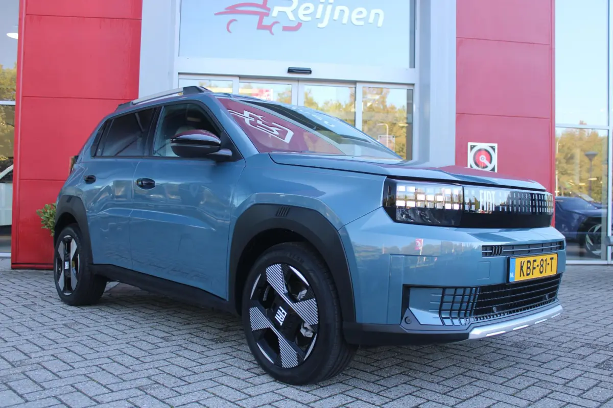 LA PRIMA 11 kW 44 kWh | WINTER PACK: (VERWARMBARE VOORSTOELEN, VERWARMBAAR STUURWIEL, VERWARMBARE VOORRUIT) | 17" LICHTMETALEN VELGEN "GLOSSY BLACK" | ELEKTRISCH INKLAPBARE BUITENSPIEGELS | 