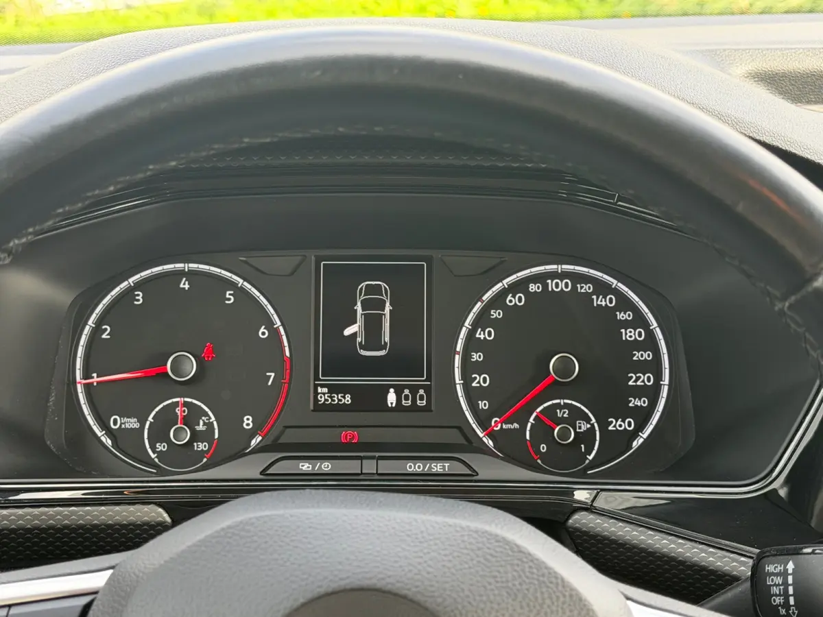 1.0 TSI Life Executive - Urano Grey - Nav/Carplay/Cruise Adaptive - PDC v+a