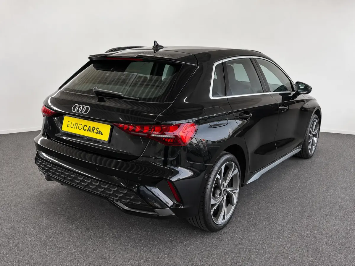 40 TFSI e 204pk Automaat S-Line edition Comfort pakket Plus Lichtmetalen Velgen 18" Matrix Led Parkeer sensoren Camera Cruise Control Adaptive Navigatie Apple Carplay/Android Auto