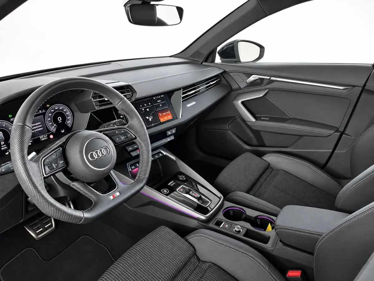 40 TFSI e 204pk Automaat S-Line edition Comfort pakket Plus Lichtmetalen Velgen 18" Matrix Led Parkeer sensoren Camera Cruise Control Adaptive Navigatie Apple Carplay/Android Auto