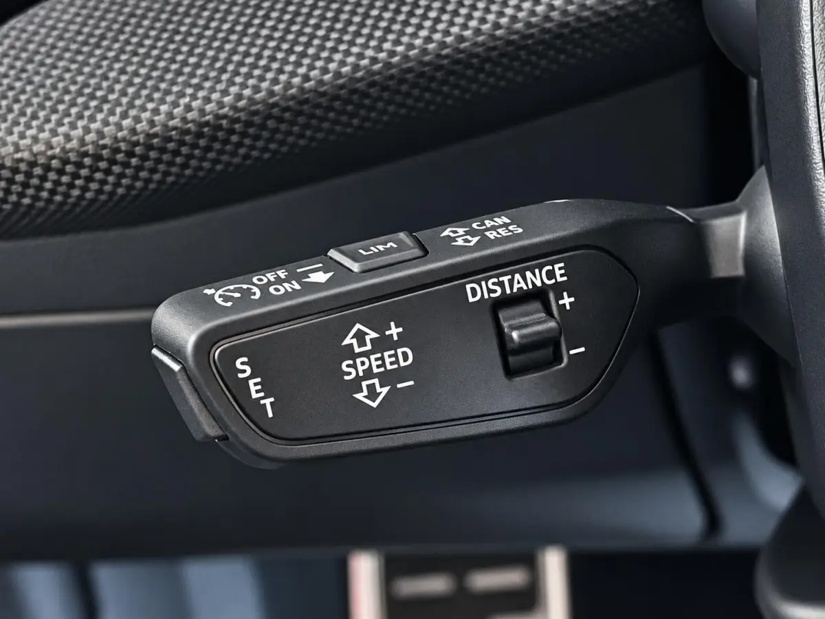 40 TFSI e 204pk Automaat S-Line edition Comfort pakket Plus Lichtmetalen Velgen 18" Matrix Led Parkeer sensoren Camera Cruise Control Adaptive Navigatie Apple Carplay/Android Auto