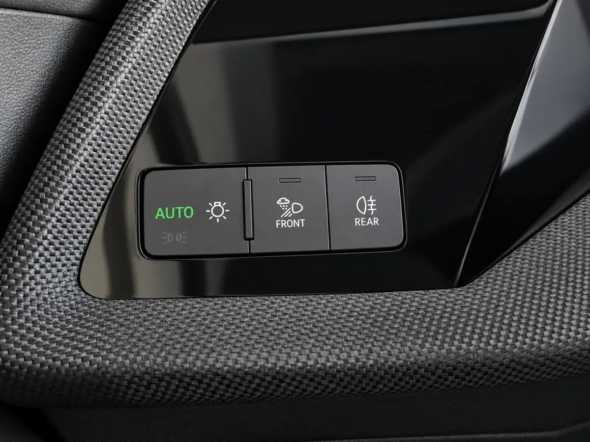 40 TFSI e 204pk Automaat S-Line edition Comfort pakket Plus Lichtmetalen Velgen 18" Matrix Led Parkeer sensoren Camera Cruise Control Adaptive Navigatie Apple Carplay/Android Auto