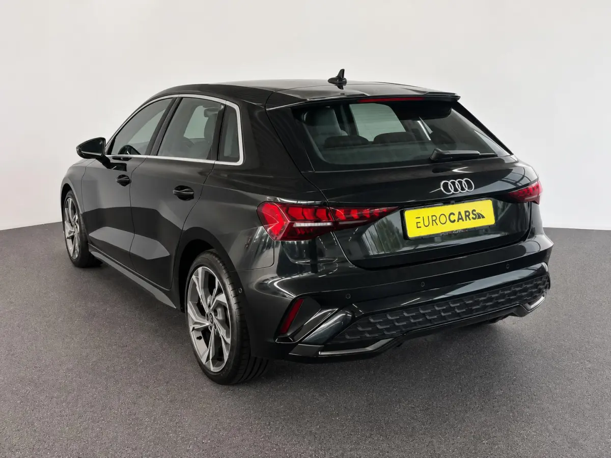 40 TFSI e 204pk Automaat S-Line edition Comfort pakket Plus Lichtmetalen Velgen 18" Matrix Led Parkeer sensoren Camera Cruise Control Adaptive Navigatie Apple Carplay/Android Auto