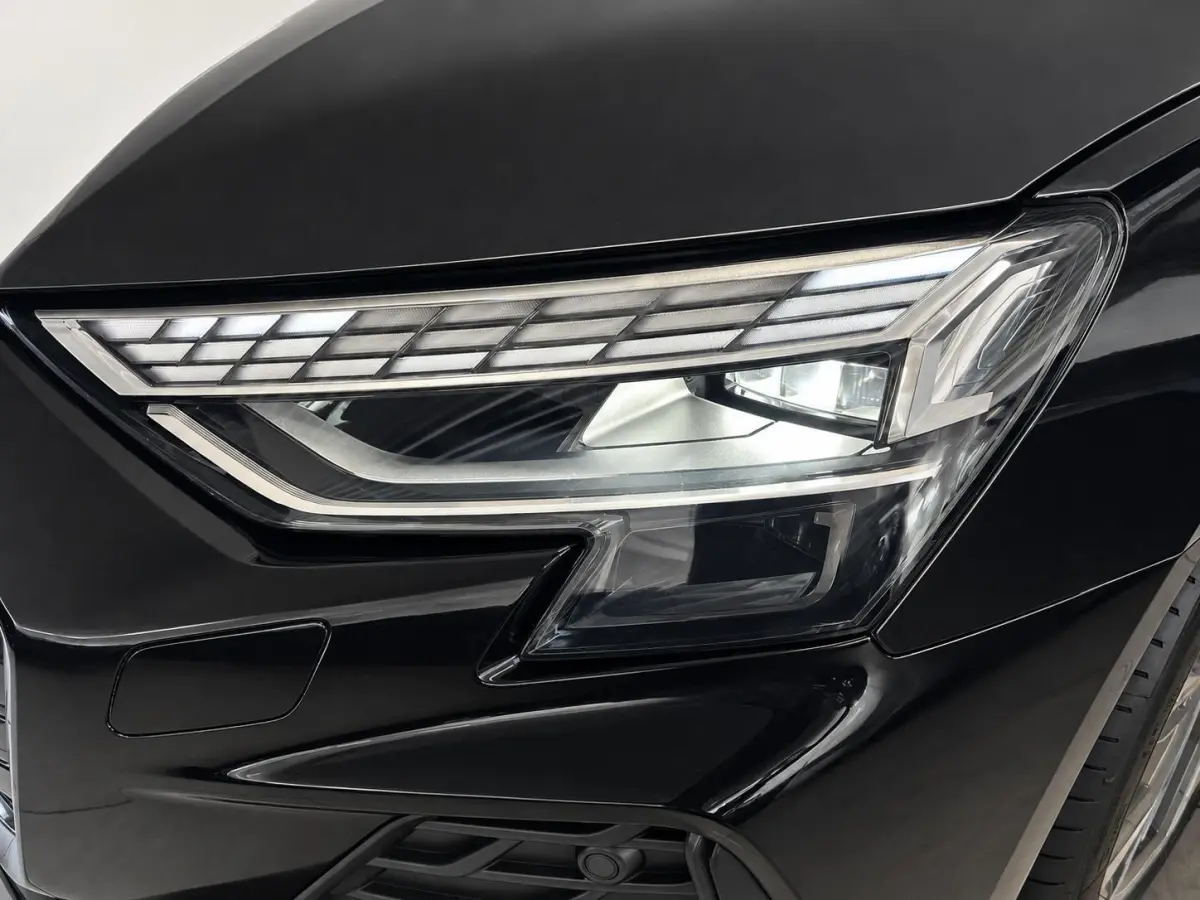 40 TFSI e 204pk Automaat S-Line edition Comfort pakket Plus Lichtmetalen Velgen 18" Matrix Led Parkeer sensoren Camera Cruise Control Adaptive Navigatie Apple Carplay/Android Auto