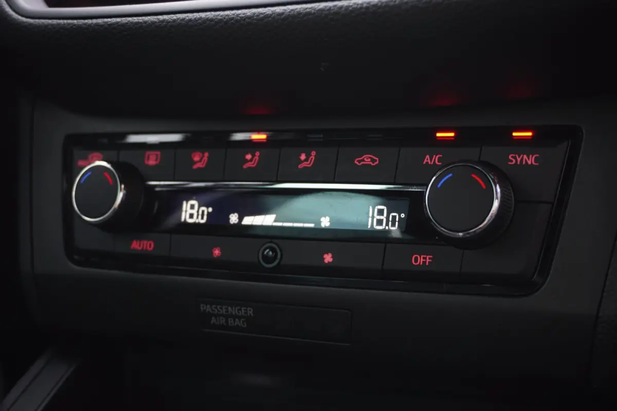 1.0 TSI FR Business Intense | Airco | Carplay | Vol opties | 2021 | Dealerauto | Inruil mogelijk