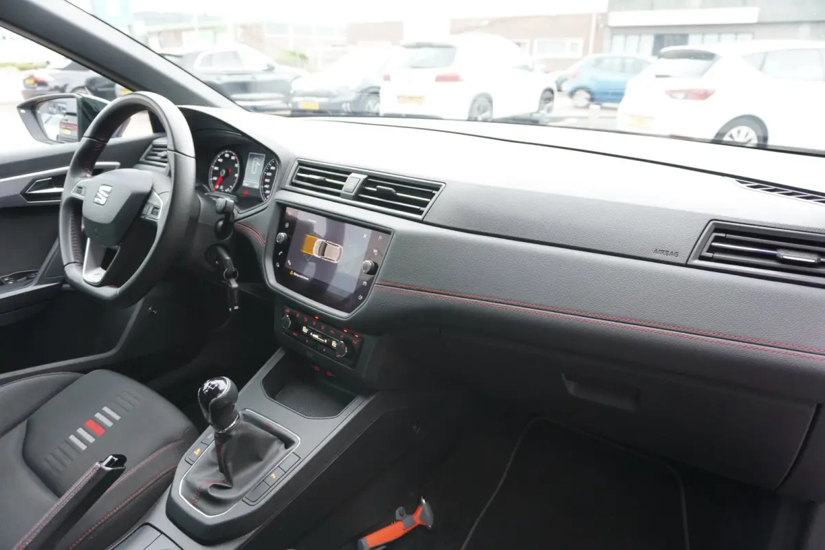 1.0 TSI FR Business Intense | Airco | Carplay | Vol opties | 2021 | Dealerauto | Inruil mogelijk